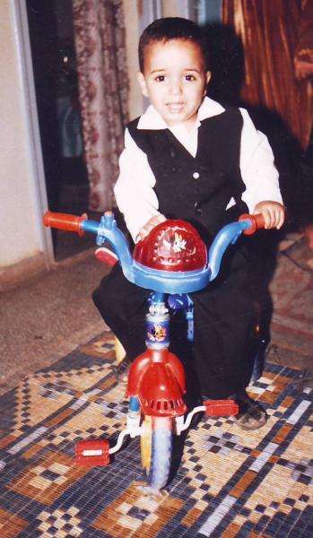 zizoki le fils de ma soeur. tr�s active mais il est lache